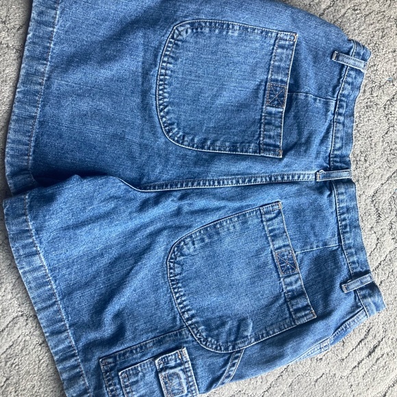 Shorts - Picture 2 of 2